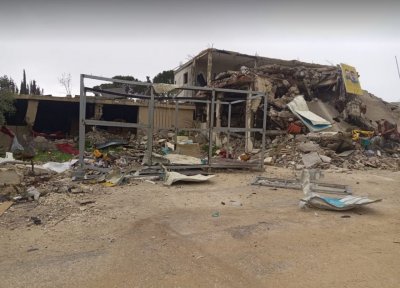 بالصورة: آثار الدمار في كفركلا بعد استهداف منزل بصاروخين
