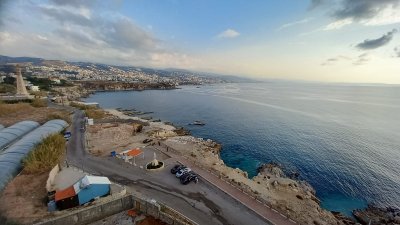 في حادثة متكررة... صاحب معرض سيارات ضحيّة سطو مسلّح!
