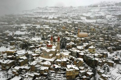 بسبب تراكم الثلوج... إليكم الطرقات الجبلية المقطوعة!