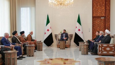 بالصور: لقاءٌ بين الشرع ووفد من الطائفة الشيعية