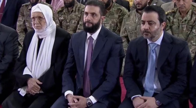 دمشق تحتفل لأول مرة بصلاة العيد في قصر الشعب

