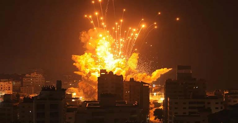 بعد 20 يوماً من التصعيد... واشنطن تقصف "هدفاً جديداً" في اليمن
