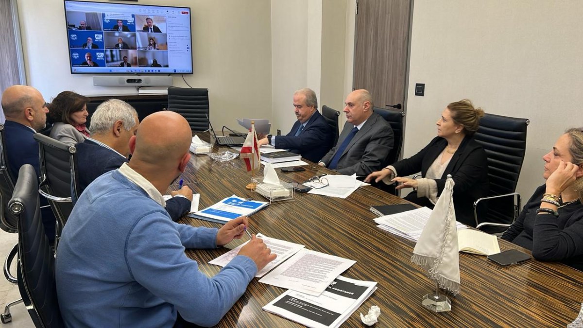 جابر والبساط يبحثان مع وفد أوروبي سبل دعم خطة الإنقاذ