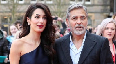 في أول ظهور بعد 39 عامًا... غياب زوجة جورج كلوني عن مسرحيته!
