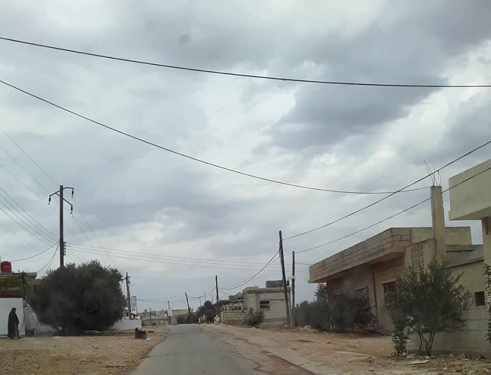 "أرضي ممنوعة عليّ"... الحميدية تحت عين الجنود الإسرائيليين
