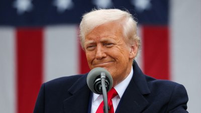 ملف إيران النووي يتحرّك... وترامب يتحدث عن 