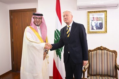 رجي لـ بخاري: ملتزمون بحصر السلاح بيد الدولة
