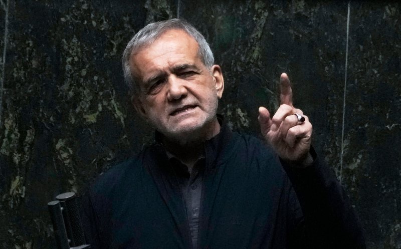 "لن نصبح مستعمرة"... تصريحات "حازمة" من الرئيس الإيراني