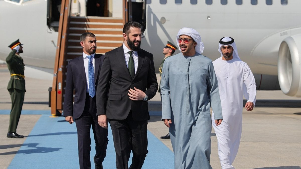 الزيارة الأولى له كرئيس: الشرع في الإمارات! (صور)