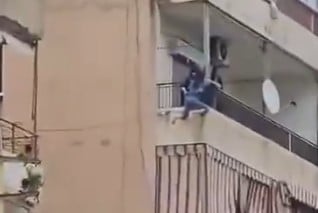 بالفيديو: محاولة انتحار تثير الذعر في النبطية