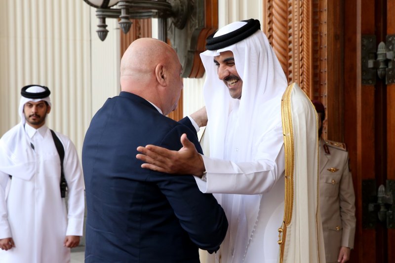 أمير قطر: نريد لبنان مستقرًا... وسندعمه بالكهرباء والطاقة والجيش (فيديو وصور)