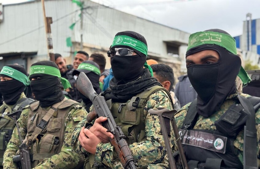 أبو عبيدة يشيد بـ