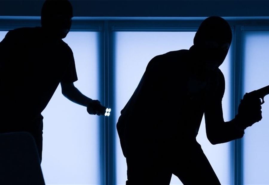 تحت تهديد السلاح: موجة جديدة من الانفلات الأمني تجتاح لبنان... تطور خطير وتفاصيل صادمة!
