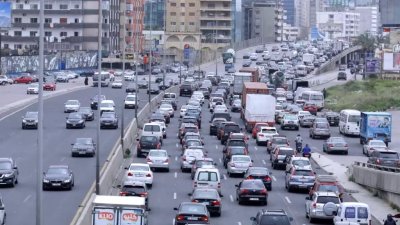 رغم الضرائب والتوترات... انخفاض مستمر في أسعار مادة 