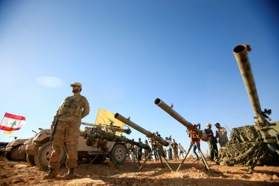 حزب الله يحدد 4 أولويات للحكومة قبل الحديث عن نزع السلاح