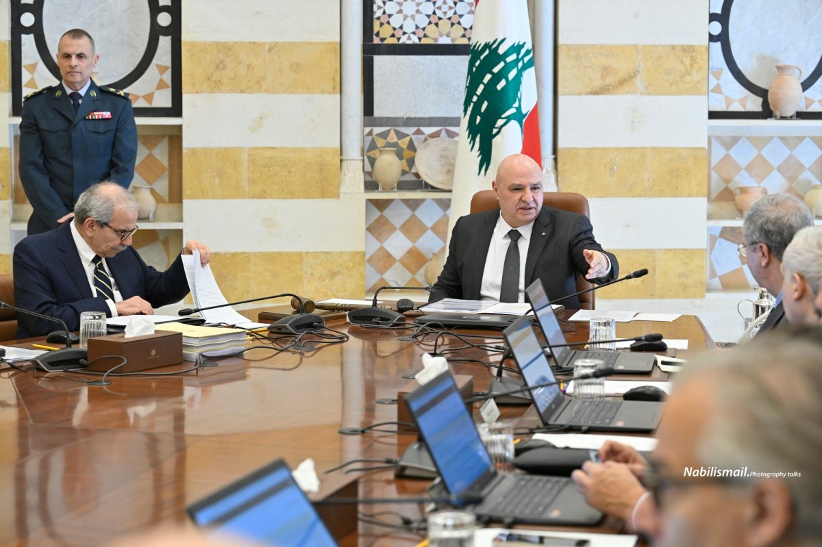 "عون يتجاهل تحديد جدول زمني لتسليم السلاح غير الشرعي"!