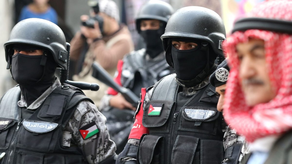 "لا موقوفين حتى اللحظة"... الحجار يعلن فتح تحقيق بشأن "الشبكة التخريبية" بالأردن