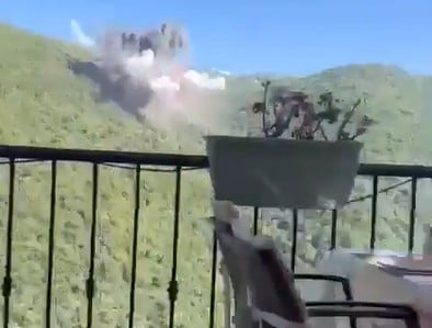 بالفيديو: غارة إسرائيلية توثَّق من مطعم في جرجوع