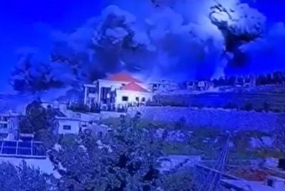 كاميرا منزلية توثّق الأربع غارات إسرائيلية على أطراف بلدة أرنون
