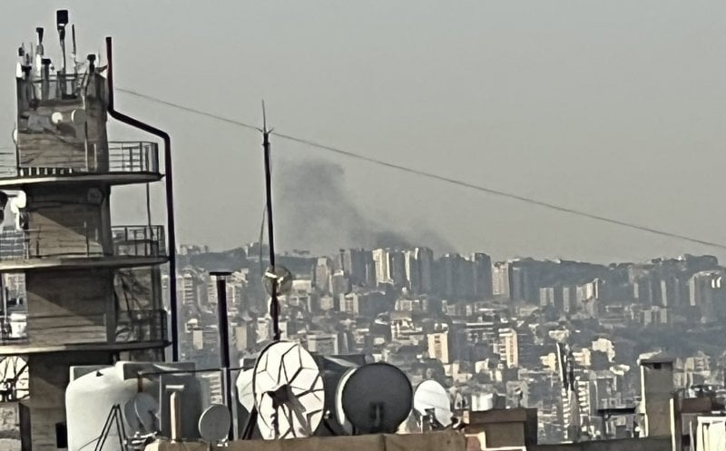 بالفيديو: غارة إسرائيلية على طريق بعورتا - الدامور!