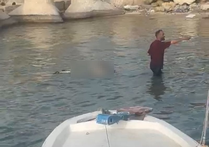 في الصرفند... العثور على جثة تطفو على سطح المياه!