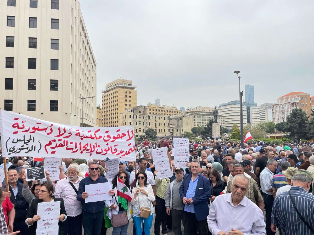 "لا لعودة التمديد غير العادل"... تحرك "غاضب" في بيروت (صور)