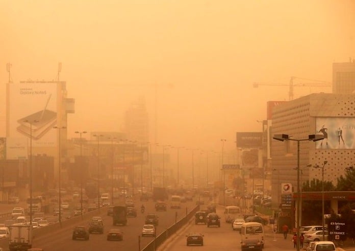 عاصفة "قوية" تغزو الأجواء اللبنانية... الذروة اليوم وتحذيرات عاجلة!
