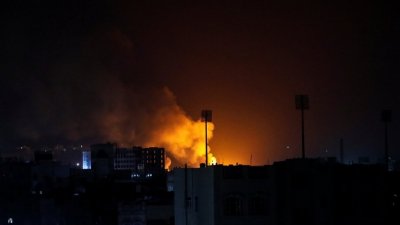 انفجاراتٌ عنيفة في صنعاء... الطائرات الأميركية تكثف غاراتها ضد الحوثيين