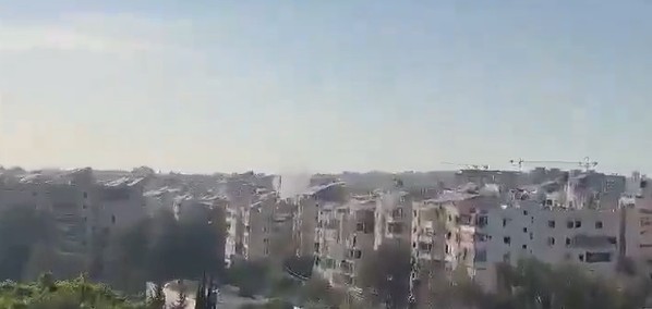غارات تحذيرية تستهدف الموقع المهدد في الحدت (فيديو)