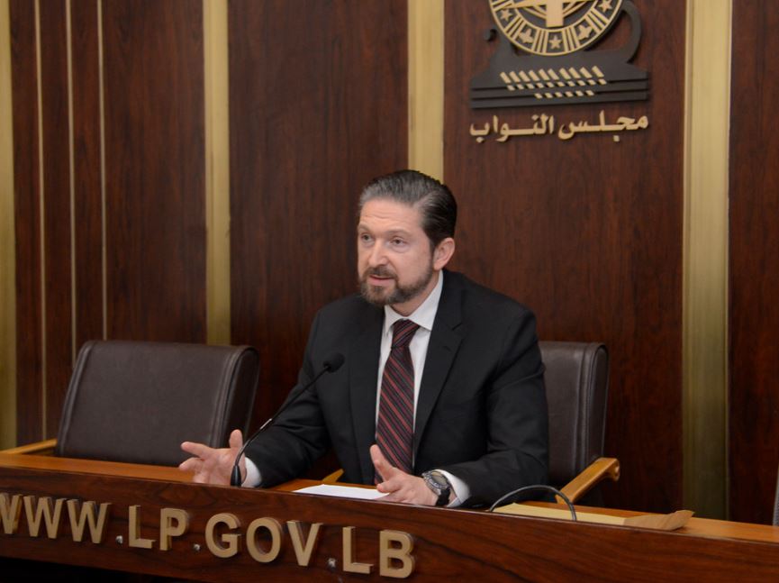 كرامي ينقلب على ريفي