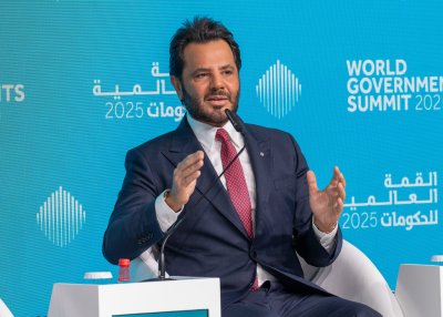 بتهمة 