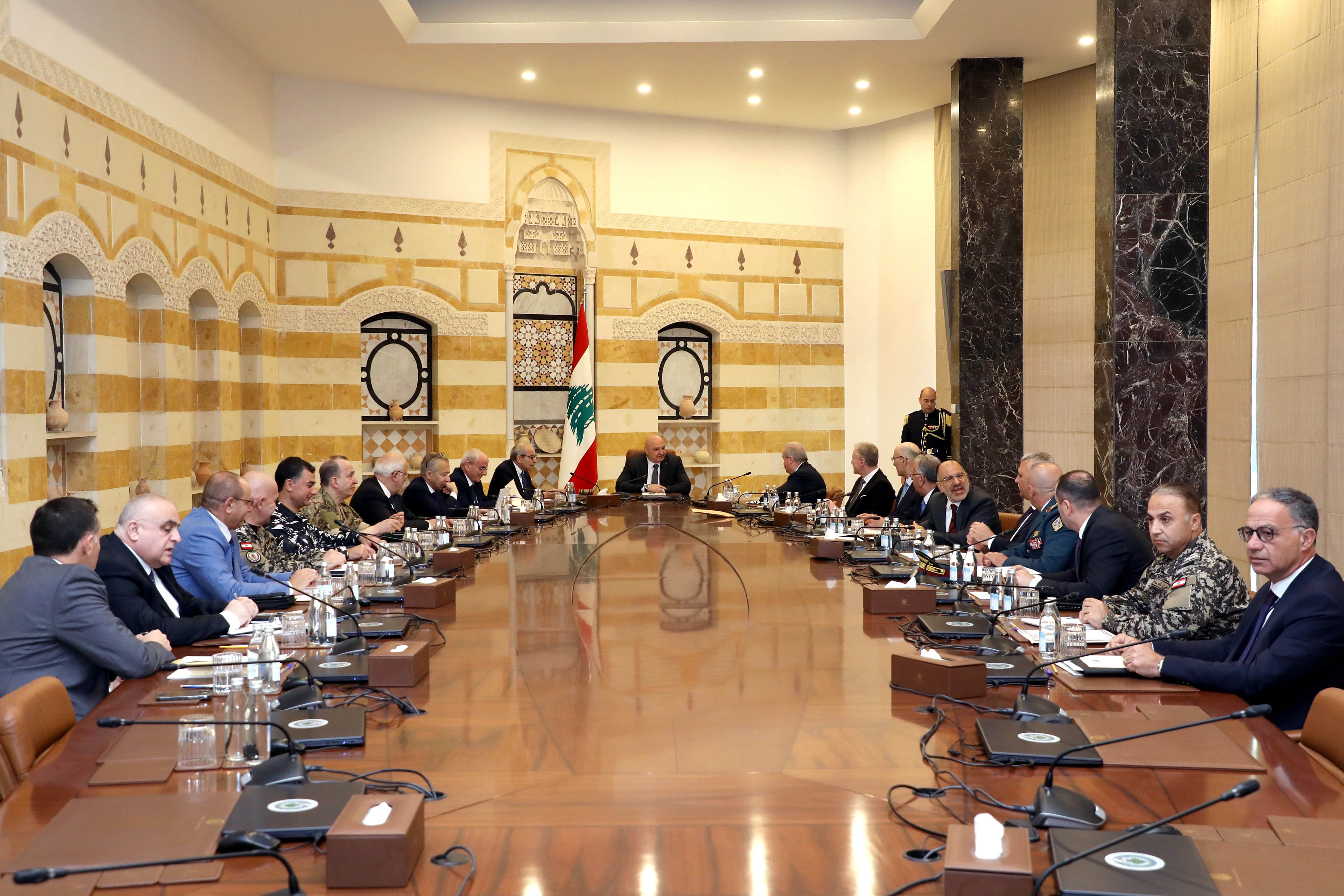 في خطوة حاسمة: لبنان يحذر الفصائل الفلسطينية من أي تصعيد
