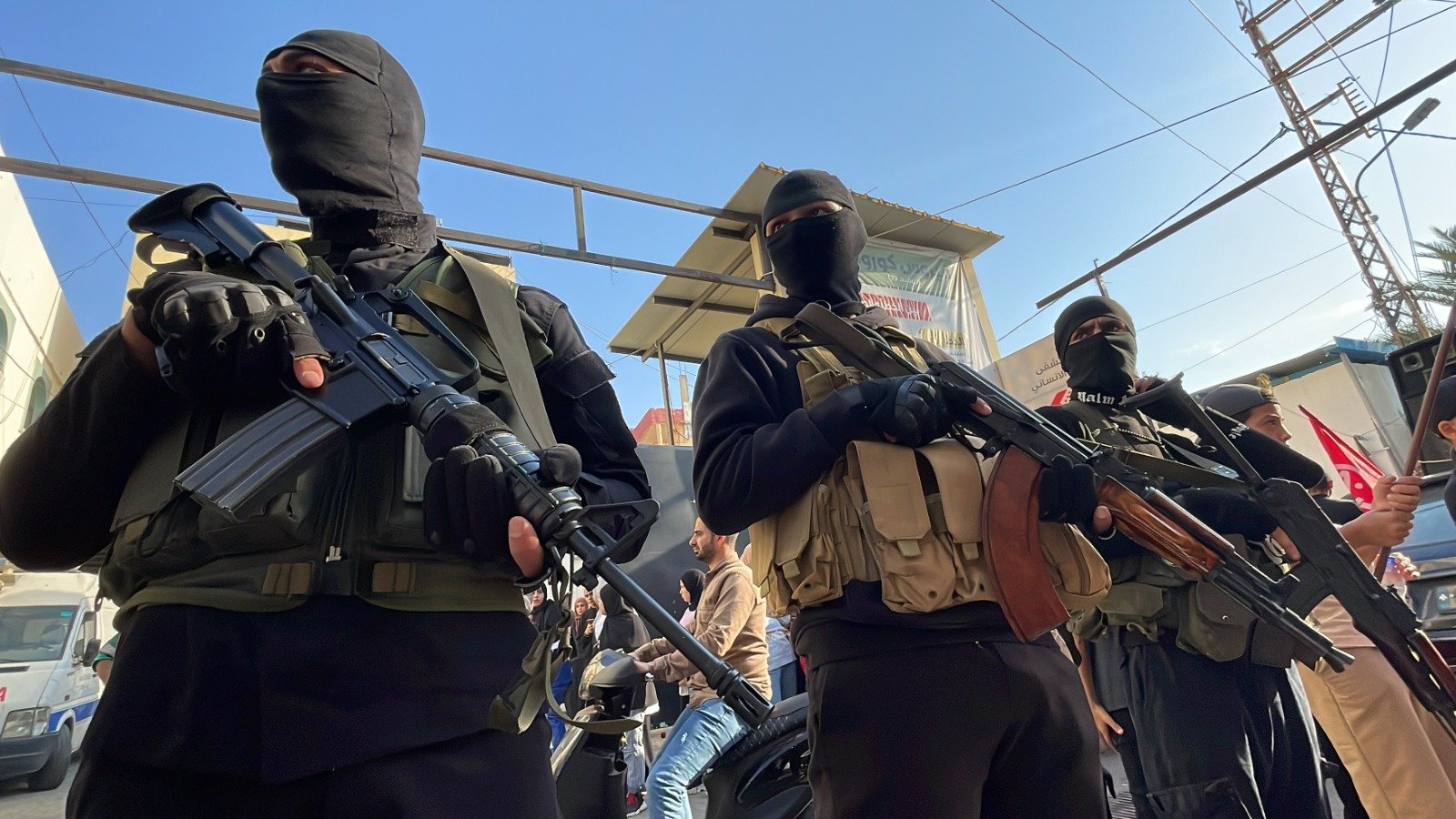 بين الثقيل والمتوسط... السلاح الفلسطيني على طاولة مجلس الدفاع وترحيب من الفصائل