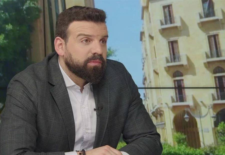 "قذيفة من خفافيش الليل على بيتي"... هادي مراد: أعداء الداخل يتساوون مع اسرائيل (فيديو)