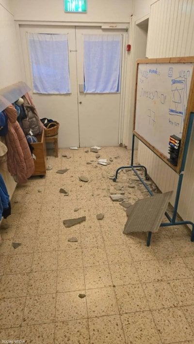 إسرائيل تعترض هجوماً حوثياً... وشظايا تخترق روضة أطفال (صورة)