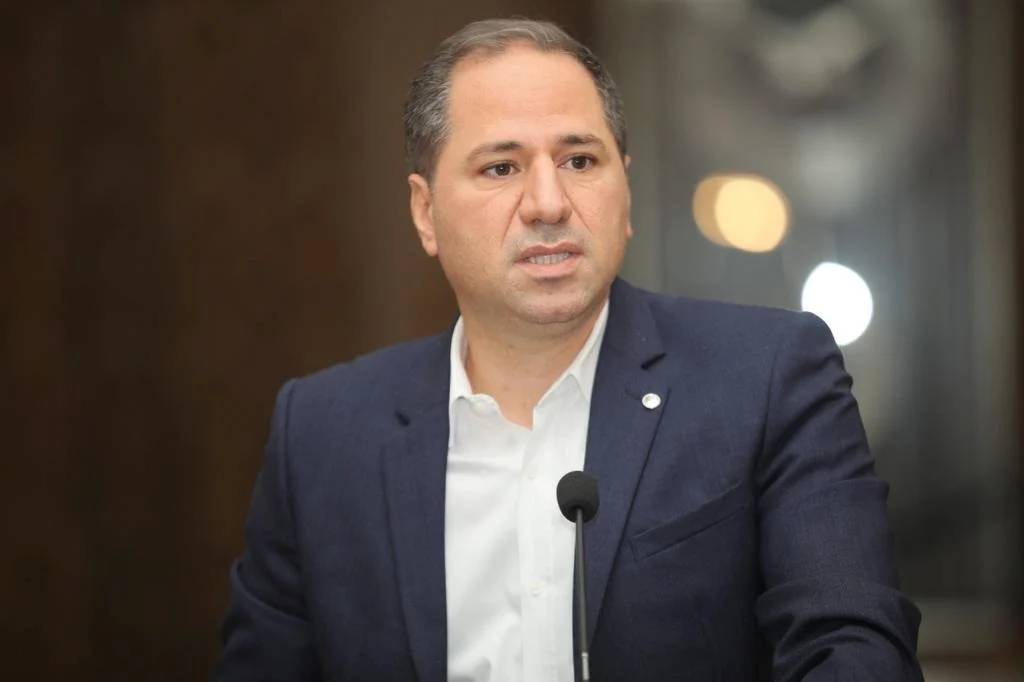  الجميل يهنئ وزير العدل