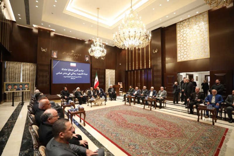 سفارة إيران في بيروت تفتح سجل تعازي لضحايا انفجار ميناء "الشهيد رجائي"