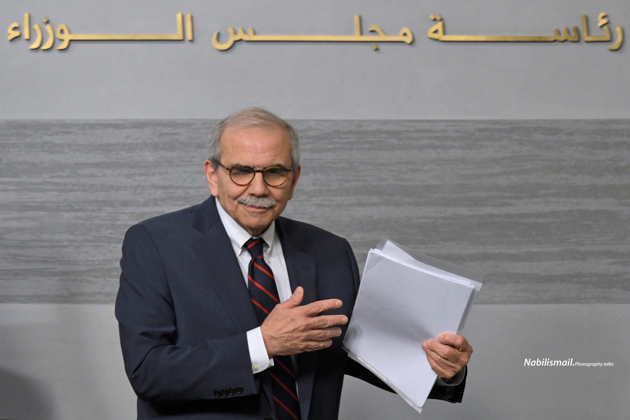 نواف سلام يترأس جلسة حكومية في السراي
