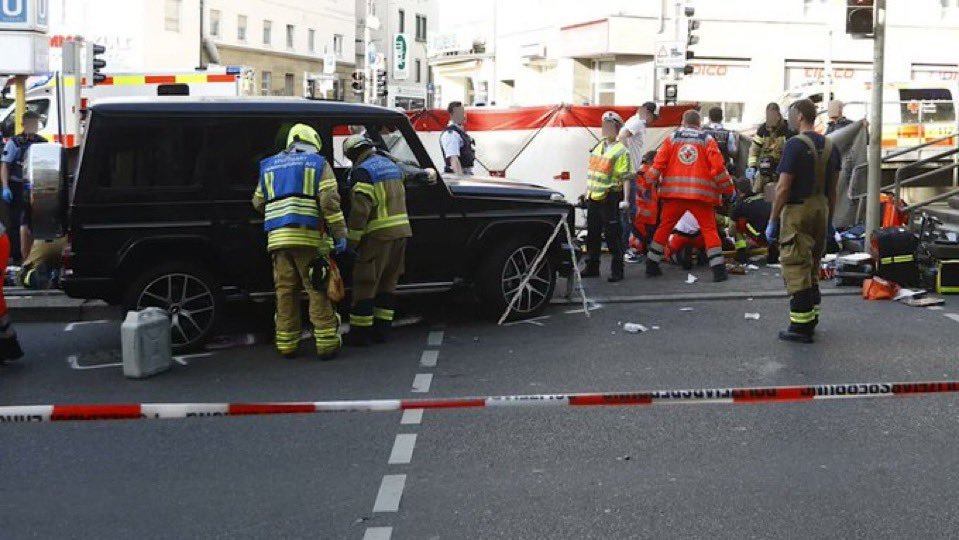 حادث دهس في شتوتغارت: إصابة عدة أشخاص وتوقيف السائق (فيديو)