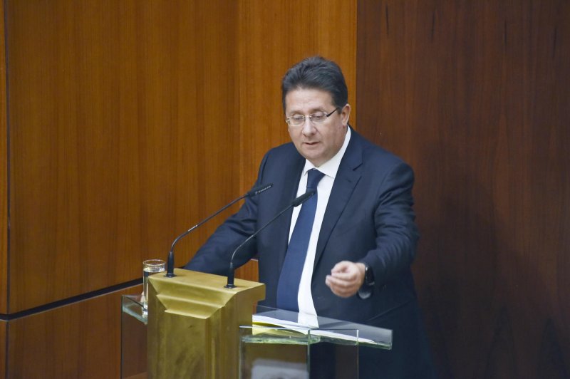 كنعان يطمئن المودعين: "لا حجز للودائع إلى الأبد"