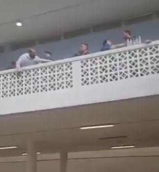 بالفيديو: تضارب وصراخ في أحد أقلام الاقتراع


