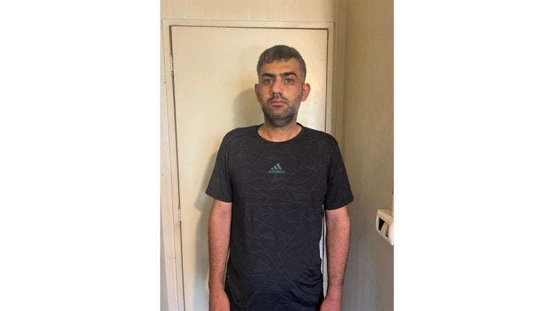 صورة من داخل متجر تُطيح بمروّج عملة مزيفة في الحمرا!