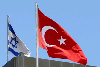 رسائل متقاطعة: طائرات تركية وإسرائيلية تتقاطع فوق دمشق!