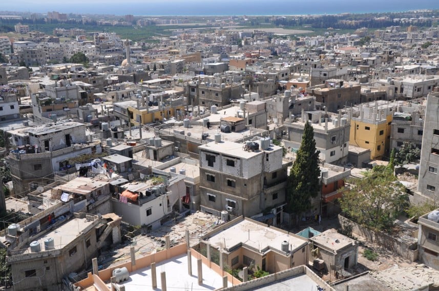 السلاح الفلسطيني أمام لحظة حاسمة... وعين الحلوة في "عين العاصفة"!