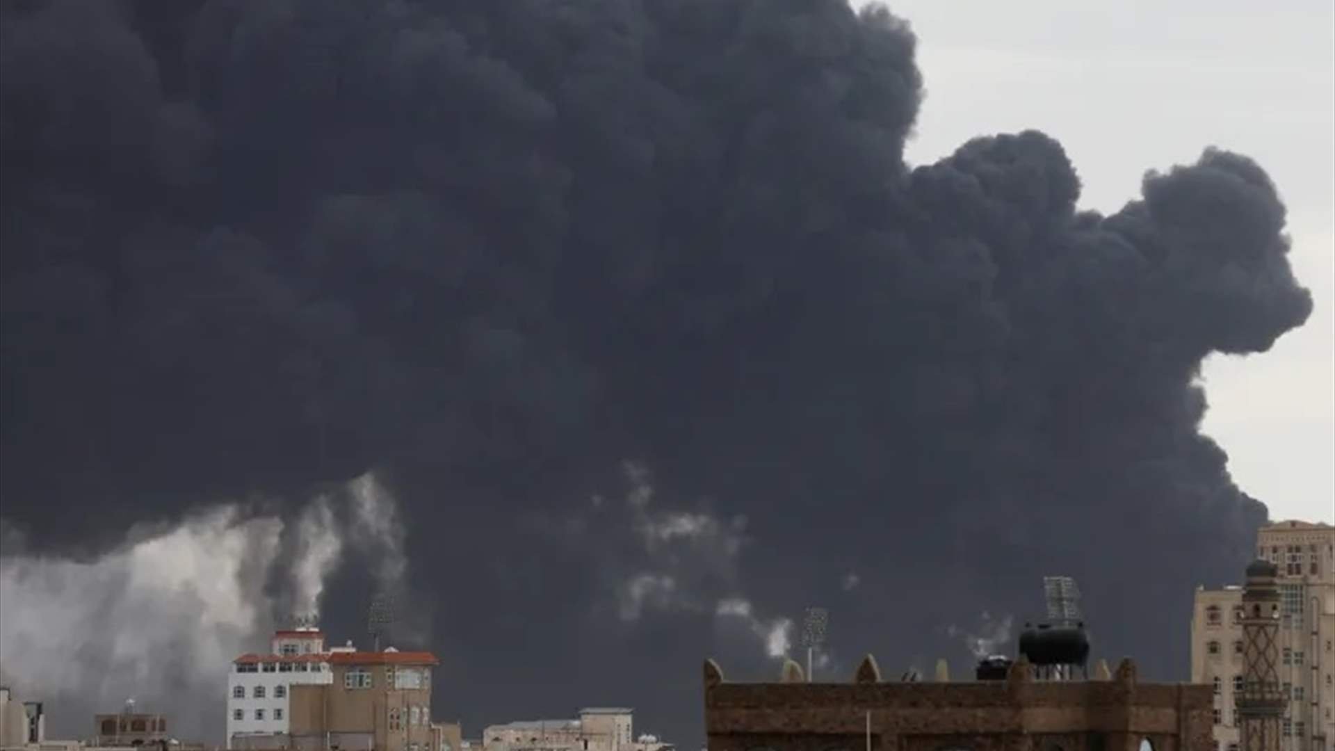 بعد القصف الإسرائيلي... تعليق رحلات الخطوط اليمنية من وإلى صنعاء