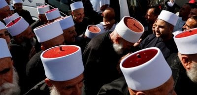 بشأن 