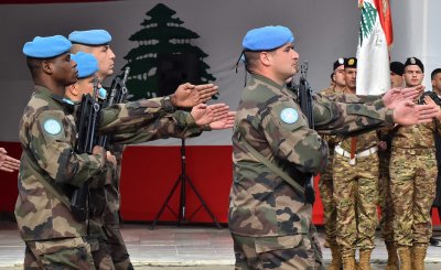 لبنان يتمسك بدور 