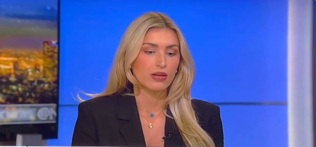 حادثة مفاجئة... بالفيديو: محللة سياسية أميركية تفقد وعيها أثناء بث مباشر
