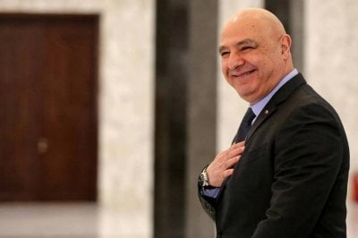 عون تسلّم أوراق اعتماد 7 سفراء جدد