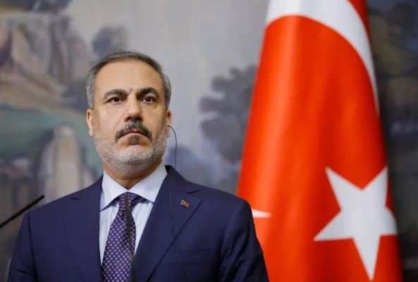 وزير الخارجية التركي يكشف تفاصيل نجاته من محاولة تسميم غامضة
